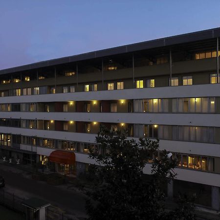 Hotel La Bussola Новара Экстерьер фото