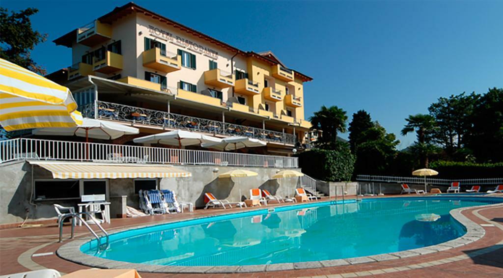 Hotel La Bussola Новара Экстерьер фото